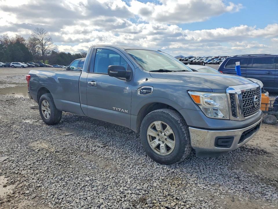 2017 Nissan Titan SV