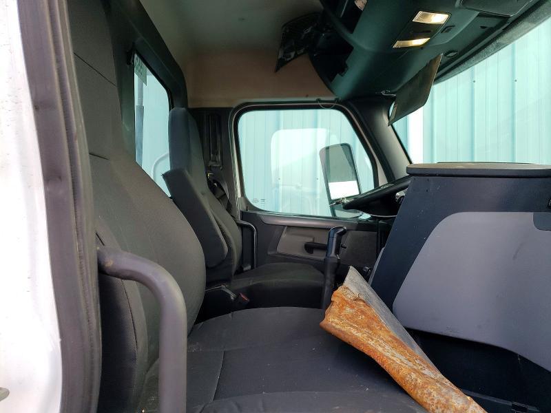 2020 Freigliner 2020 Freightliner Cascadia 126 Semi Truck