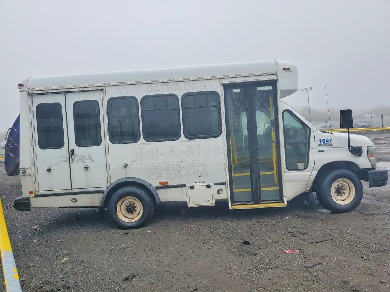 2016 Ford Econoline E350 Super Duty Cutaway Van