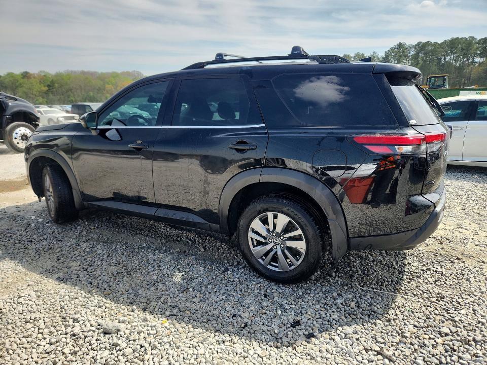 2024 Nissan Pathfinder sv