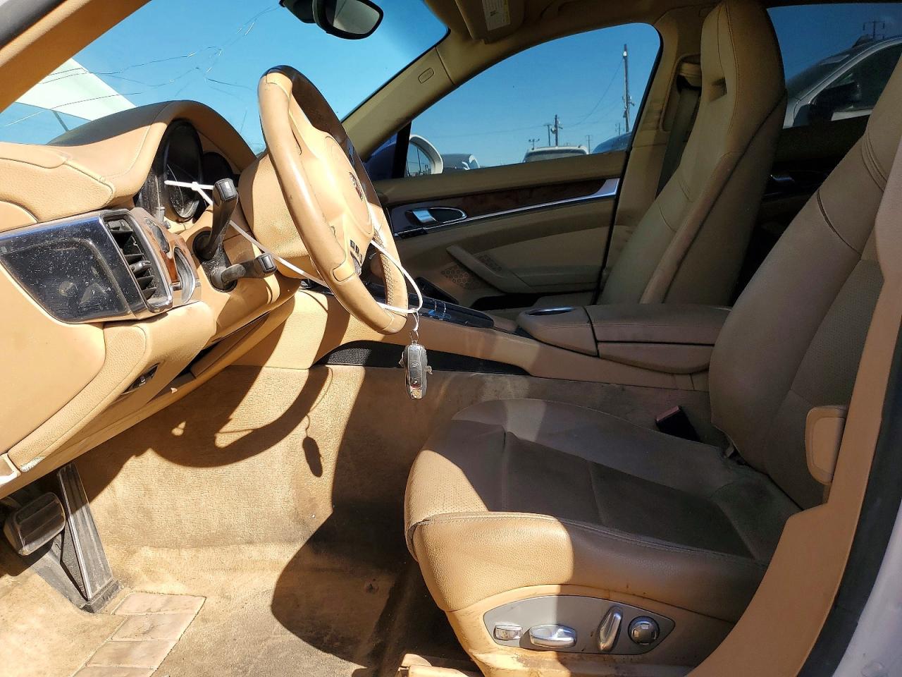 2012 Porsche Panamera 2