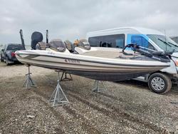 Botes salvage sin ofertas aún a la venta en subasta: 2011 Triton 1650 Boat