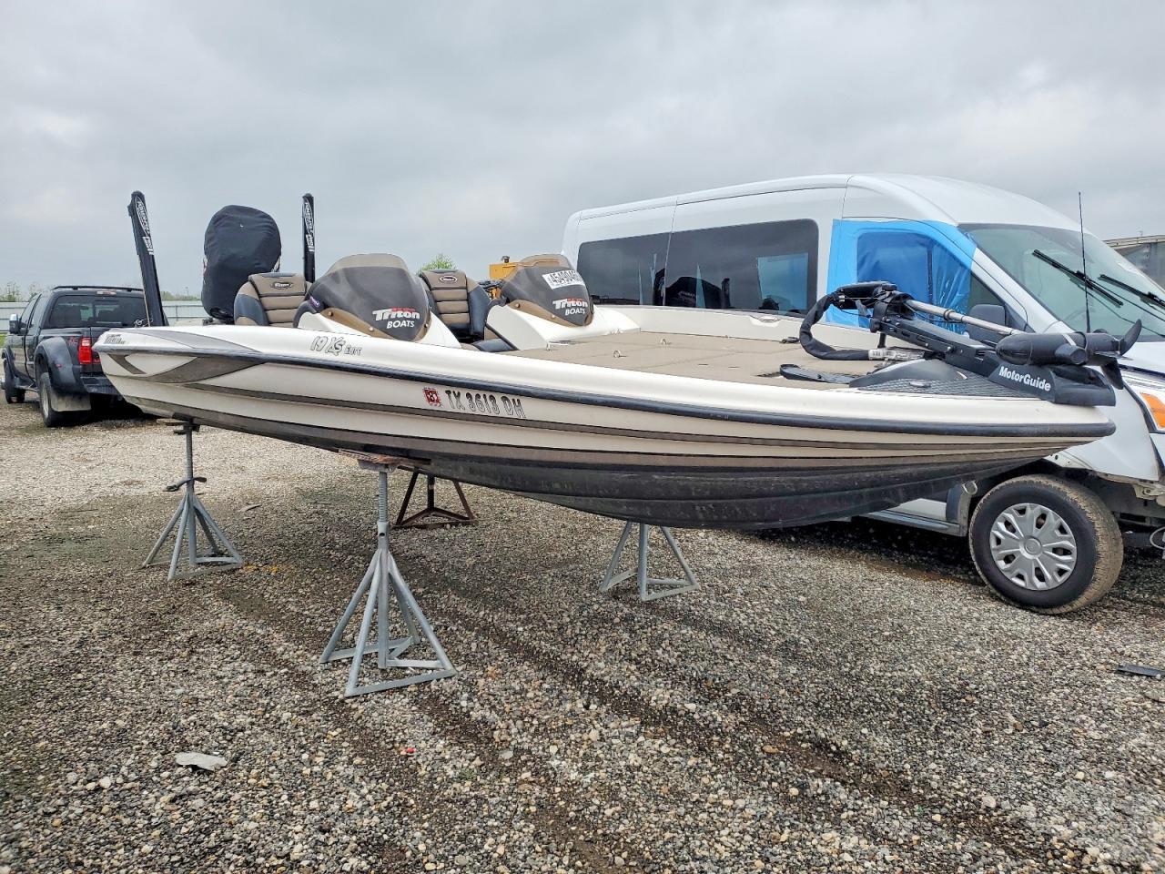 2011 Triton 1650 Boat