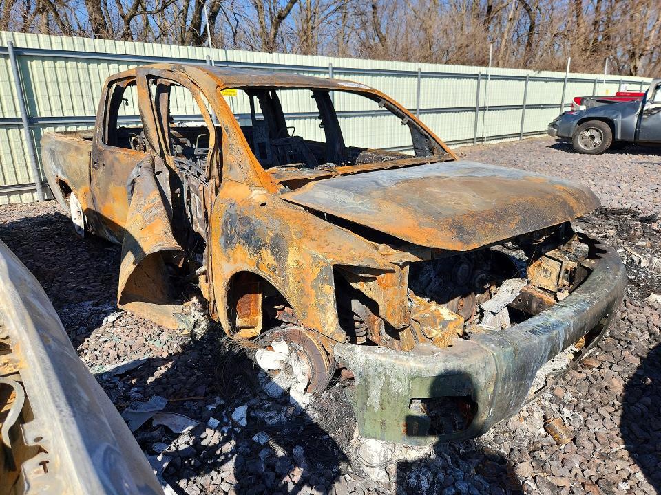 2008 Niss Titan XE