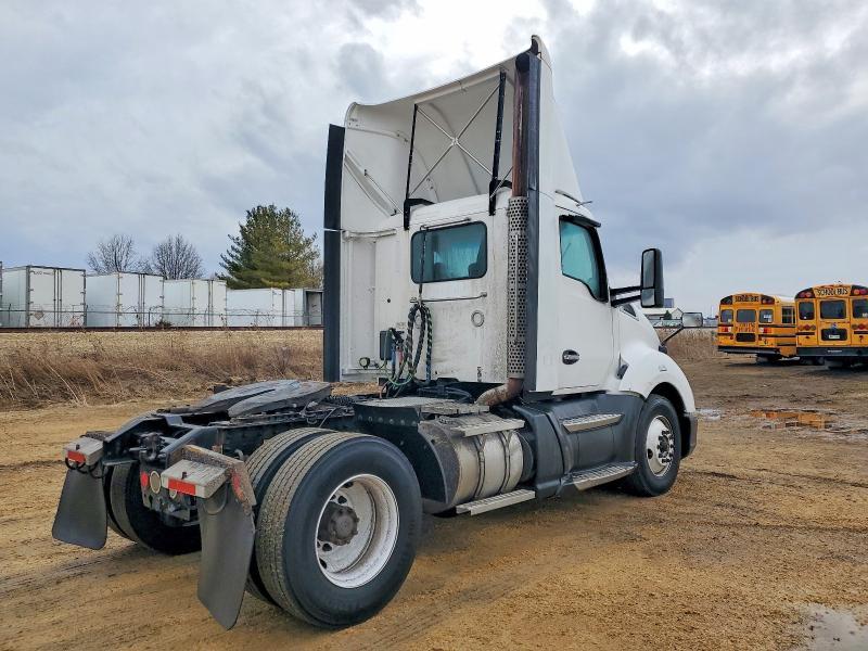 2018 Kenworth T680 Semi Truck
