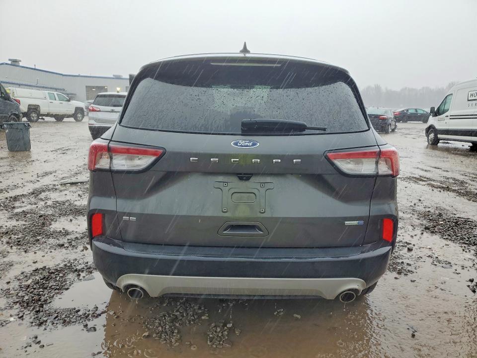 2020 Ford Escape se