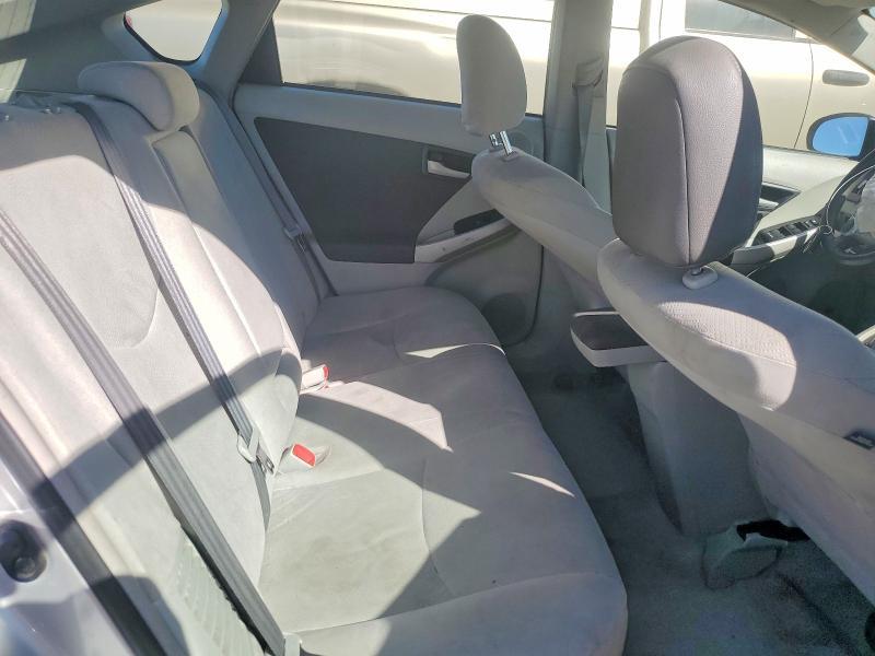 2010 Toyota Prius iii