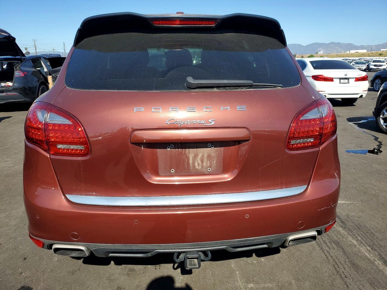 2011 Porsche Cayenne s