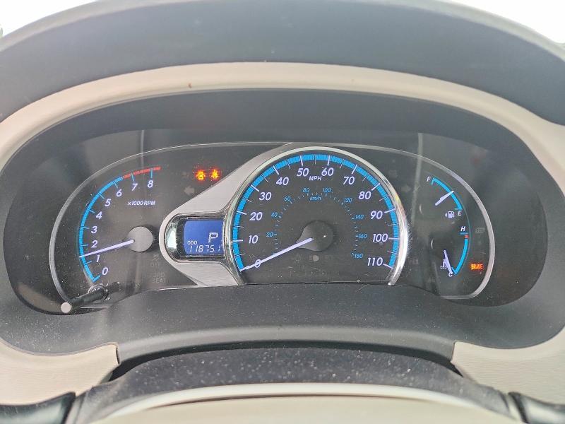 2011 Toyota Sienna xle 8-passenger