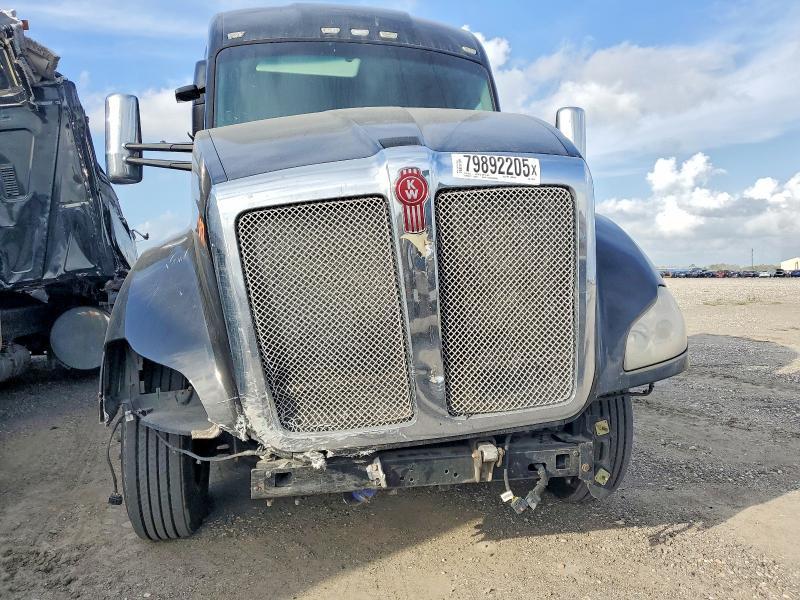 2016 Kenworth Construction T680