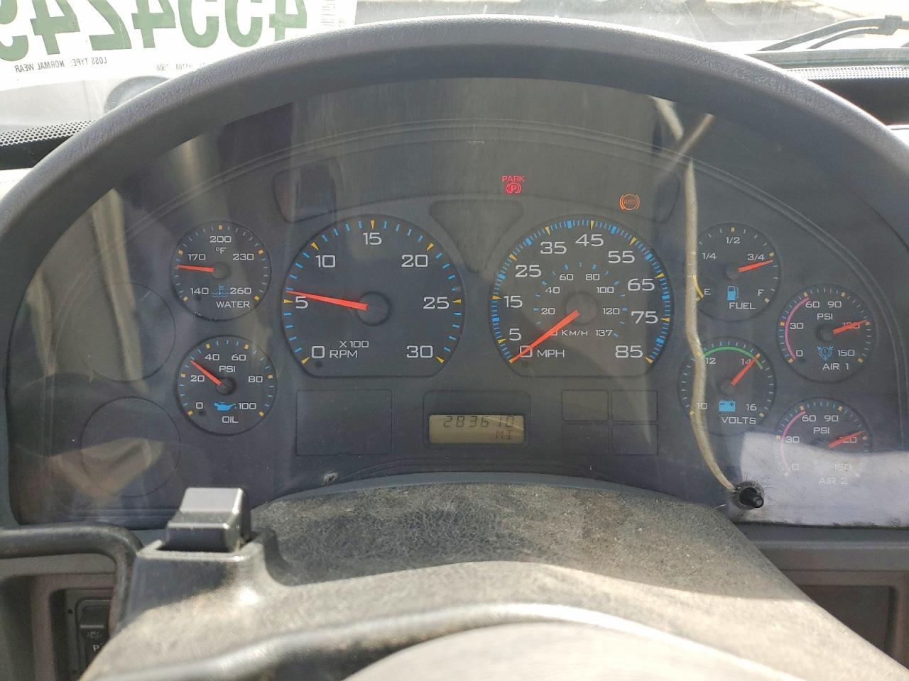 2003 International 4300 Semi Truck