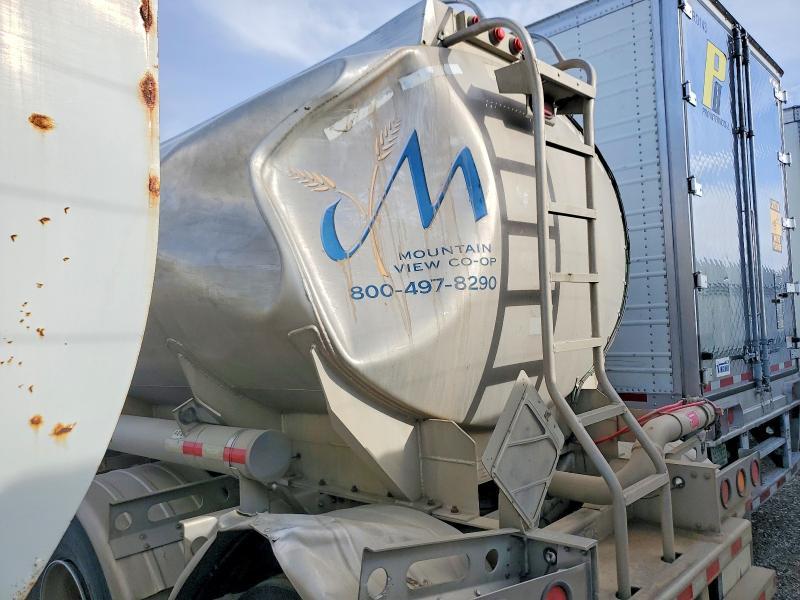 2016 Polar Tank Trailer 2016 Polar Fuel Tank Trailer