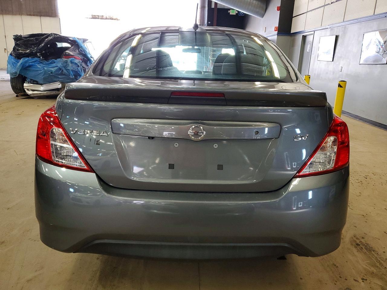 2019 Nissan Versa sv