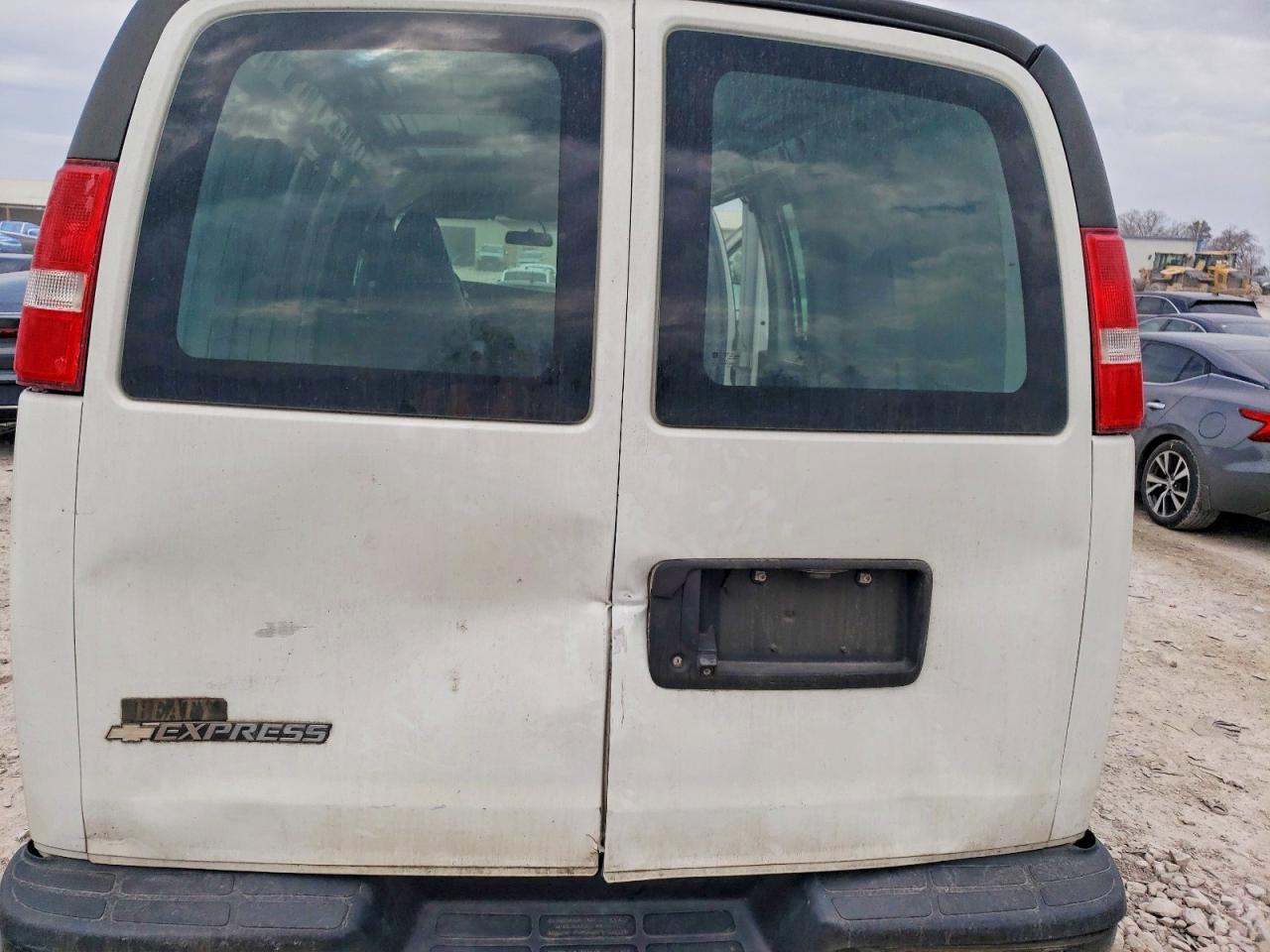 2018 Chevrolet Express 2