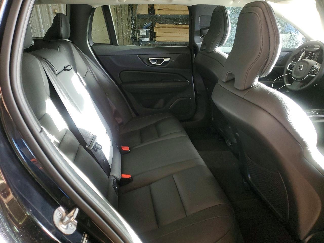 2025 Volvo V60 Cross Country Plus