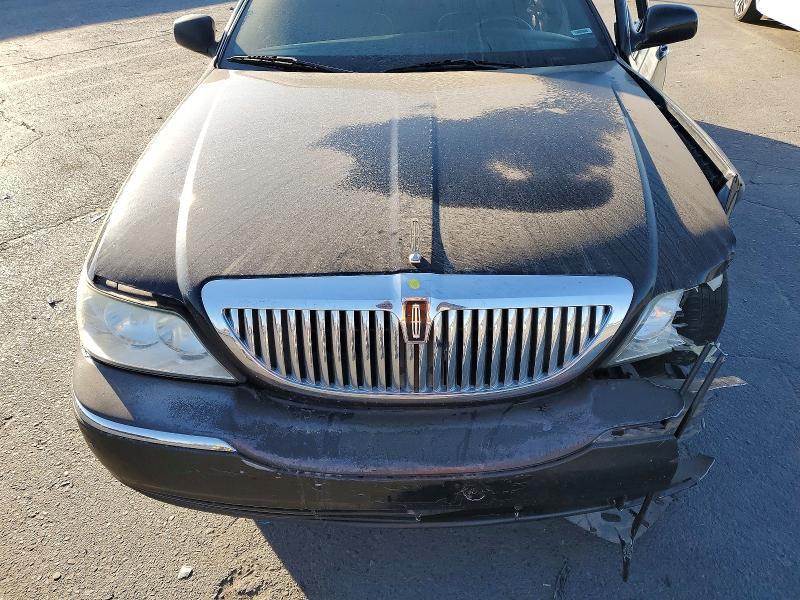 2011 Lincoln Town car Executive l