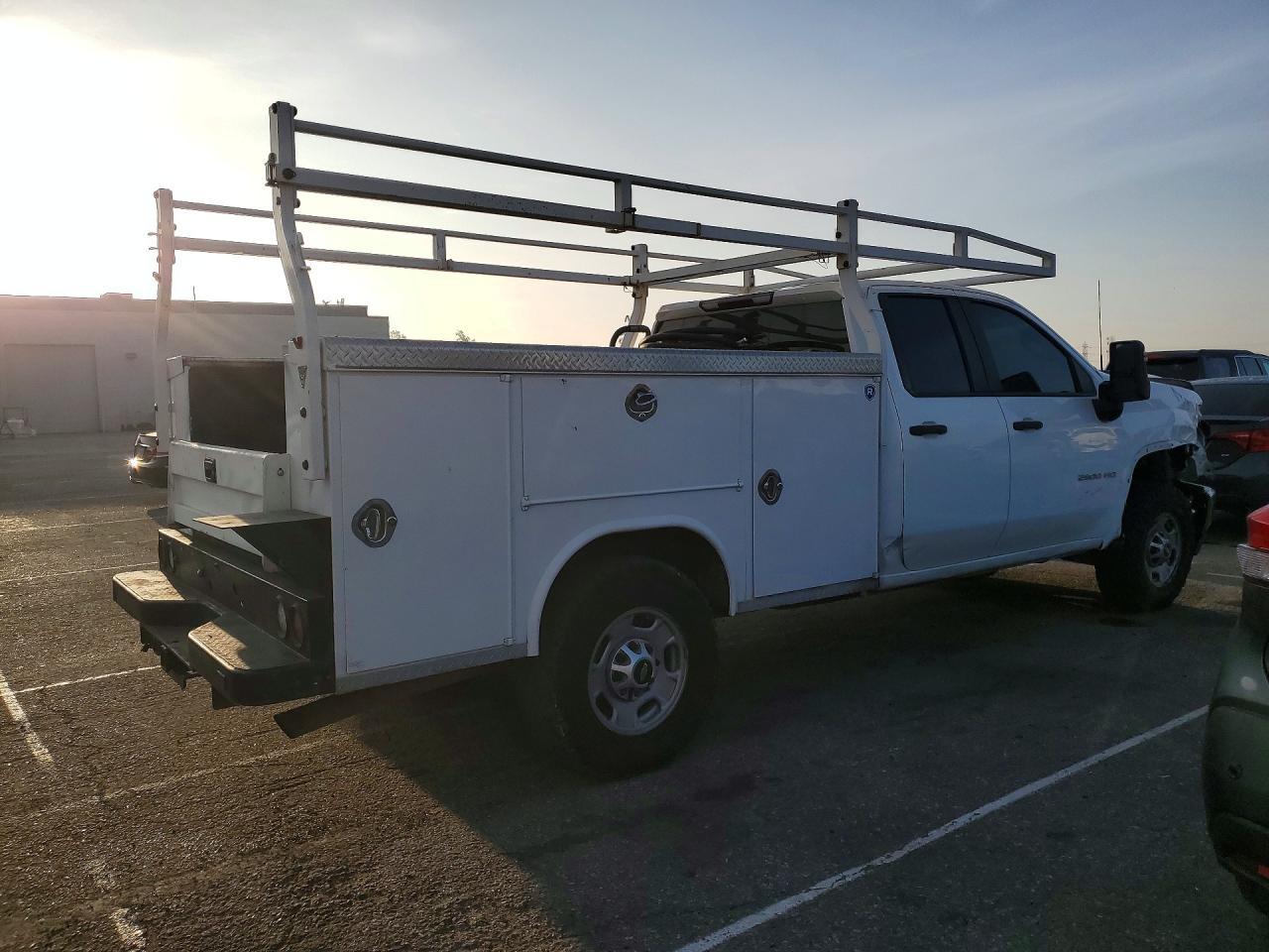 2020 Chevrolet Silverado Delivery Truck