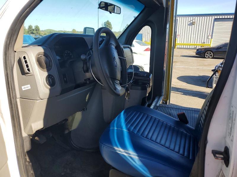 2009 Ford E450 Shuttle Bus