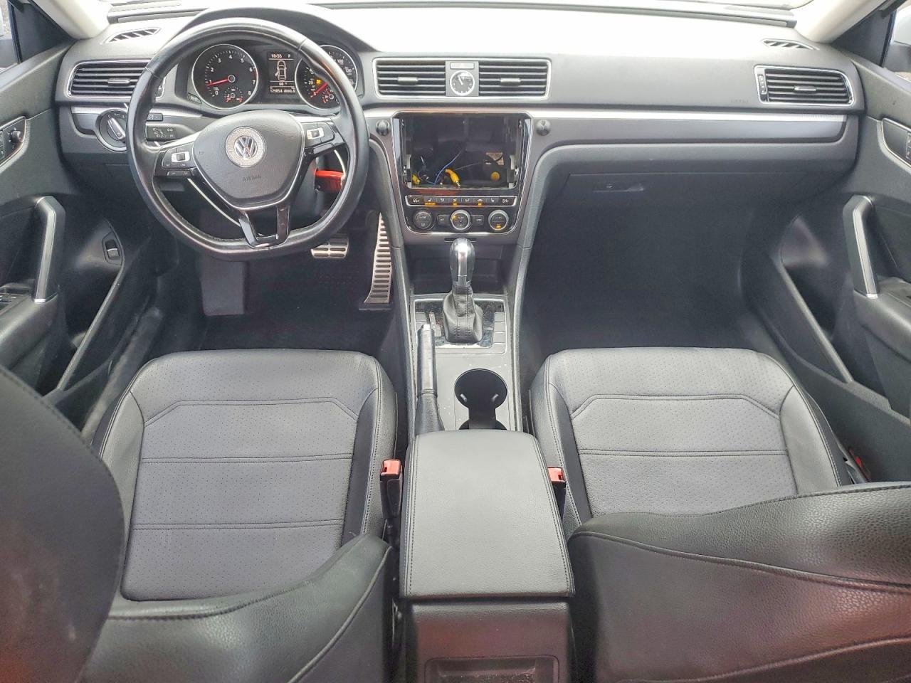 2017 Volkswagen Passat R-line