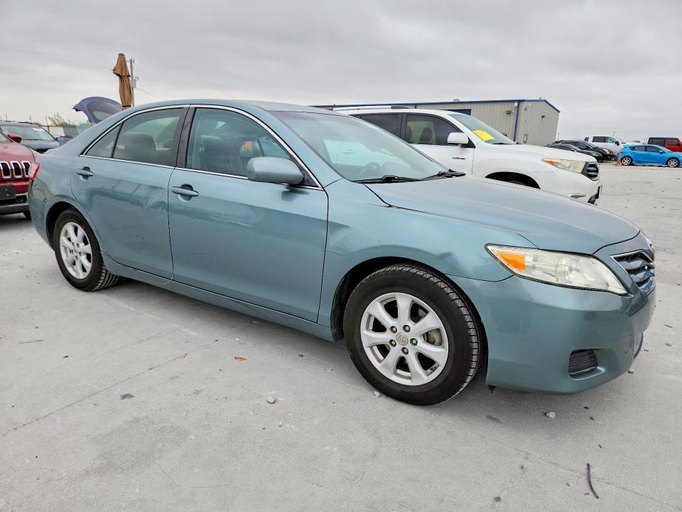 2011 Toyota Camry le