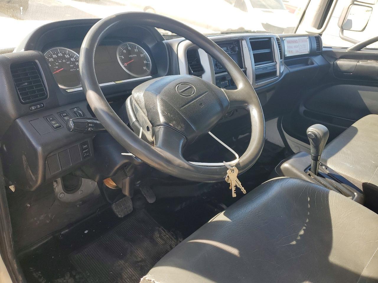 2013 Hino 258/268 Refrigerated BOX Truck