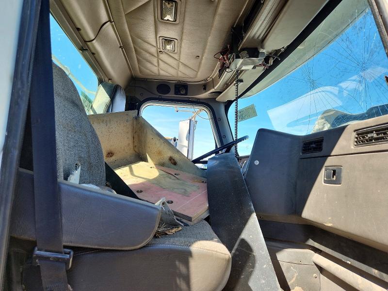 2006 International L9427 Semi Truck