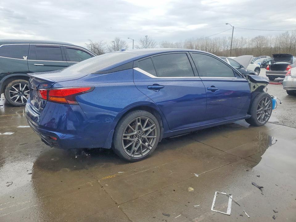 2023 Nissan Altima 2.0 sr