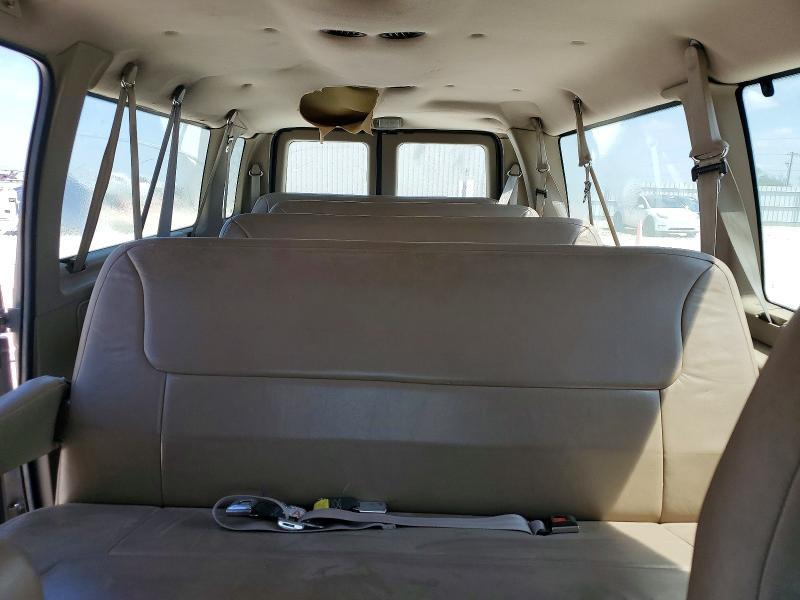 2001 Ford Econoline E350 Super Duty Wagon