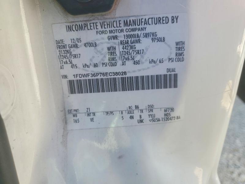 2006 Ford F350 Super Duty Flatbed Truck