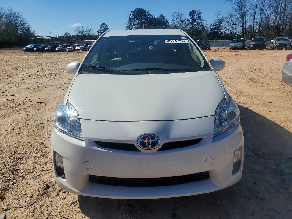 2010 Toyota Prius iii