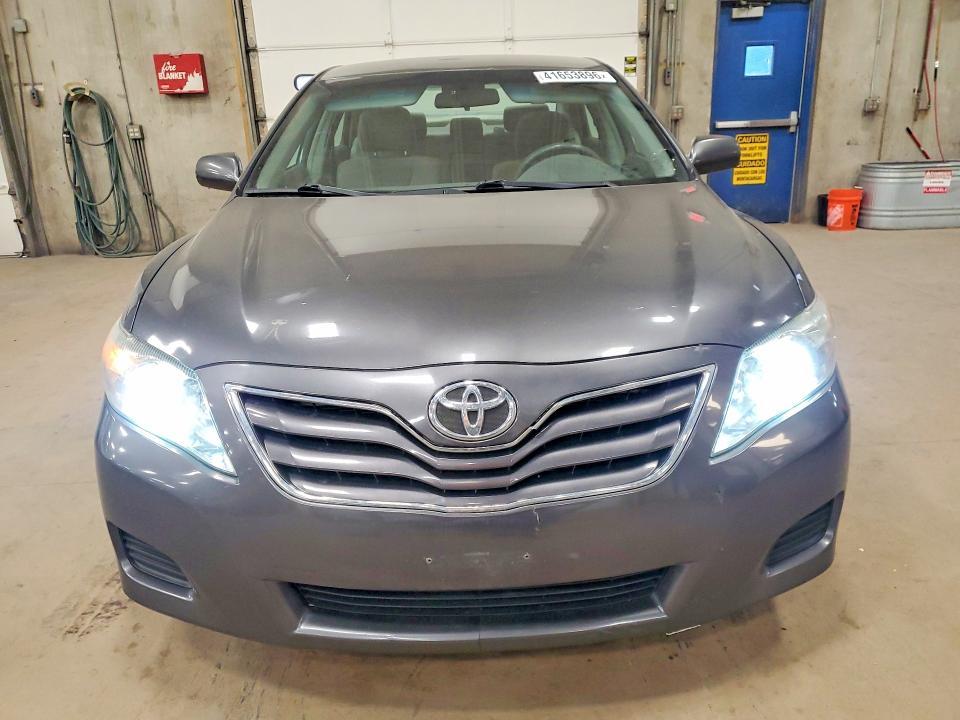 2010 Toyota Camry le