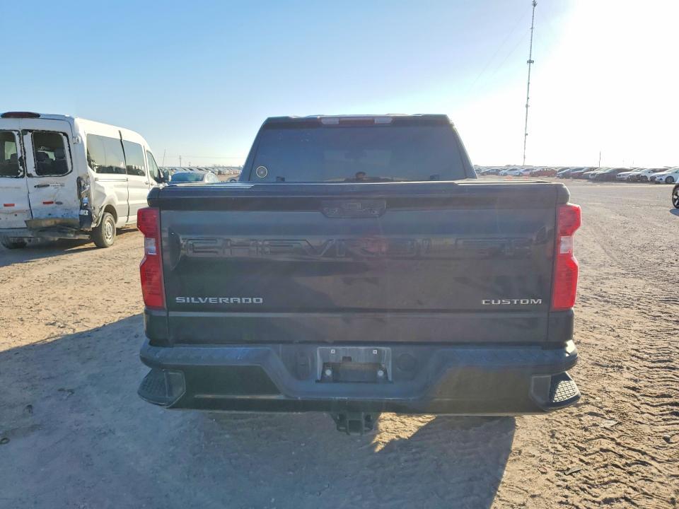 2025 Chevrolet Silverado C1500 Custom