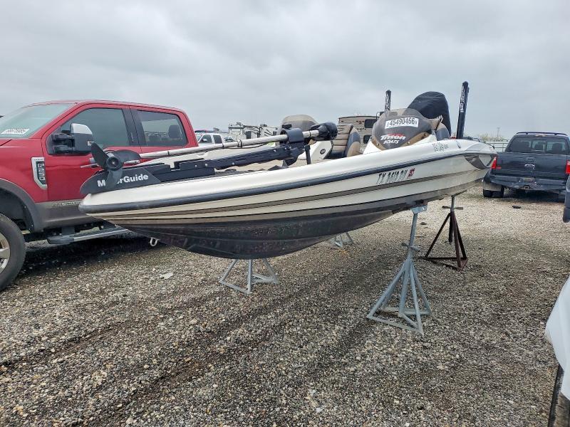 2011 Triton 1650 Boat