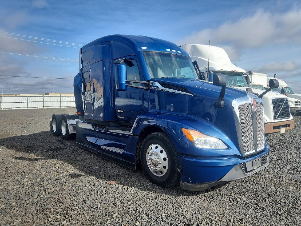 2023 Kenworth Constructi-Semi Truck