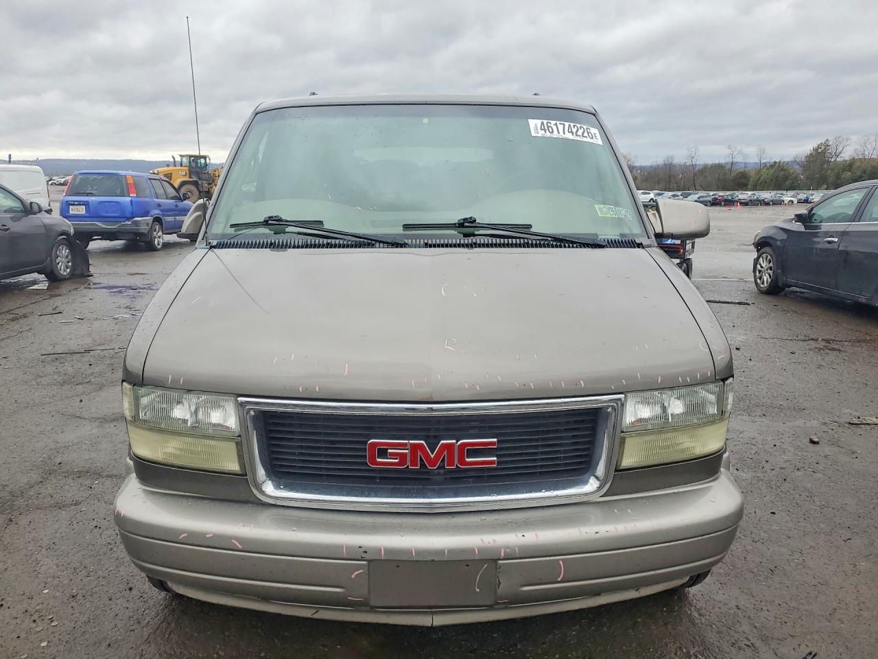 2002 GMC Safari XT
