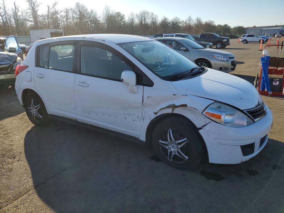 2011 Nissan Versa 1.8 s