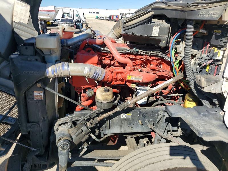 2017 Kenworth T680 Semi Truck