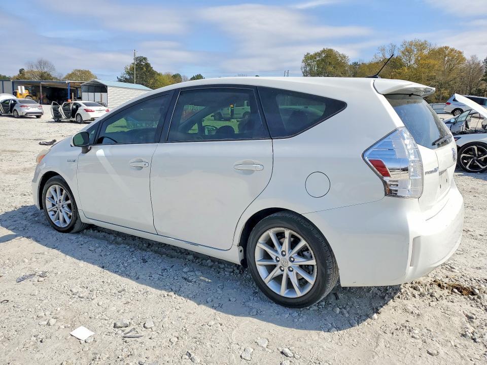 2013 Toyota Prius v Five