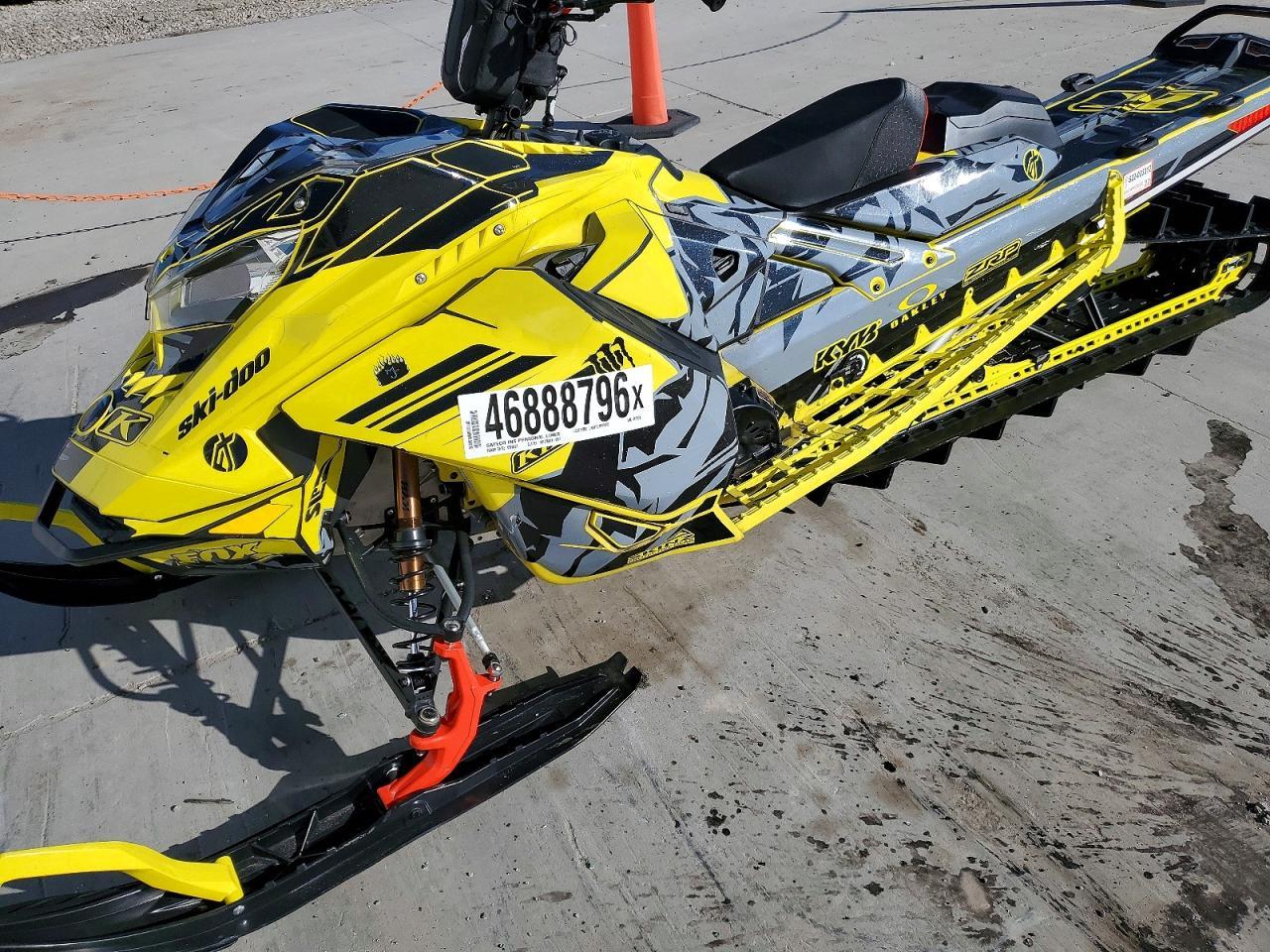 2020 Skidoo Summit X Expert