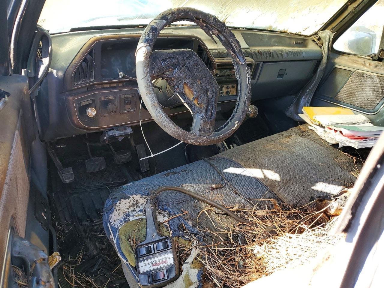 1989 Ford F250 Super Duty Flatbed Truck