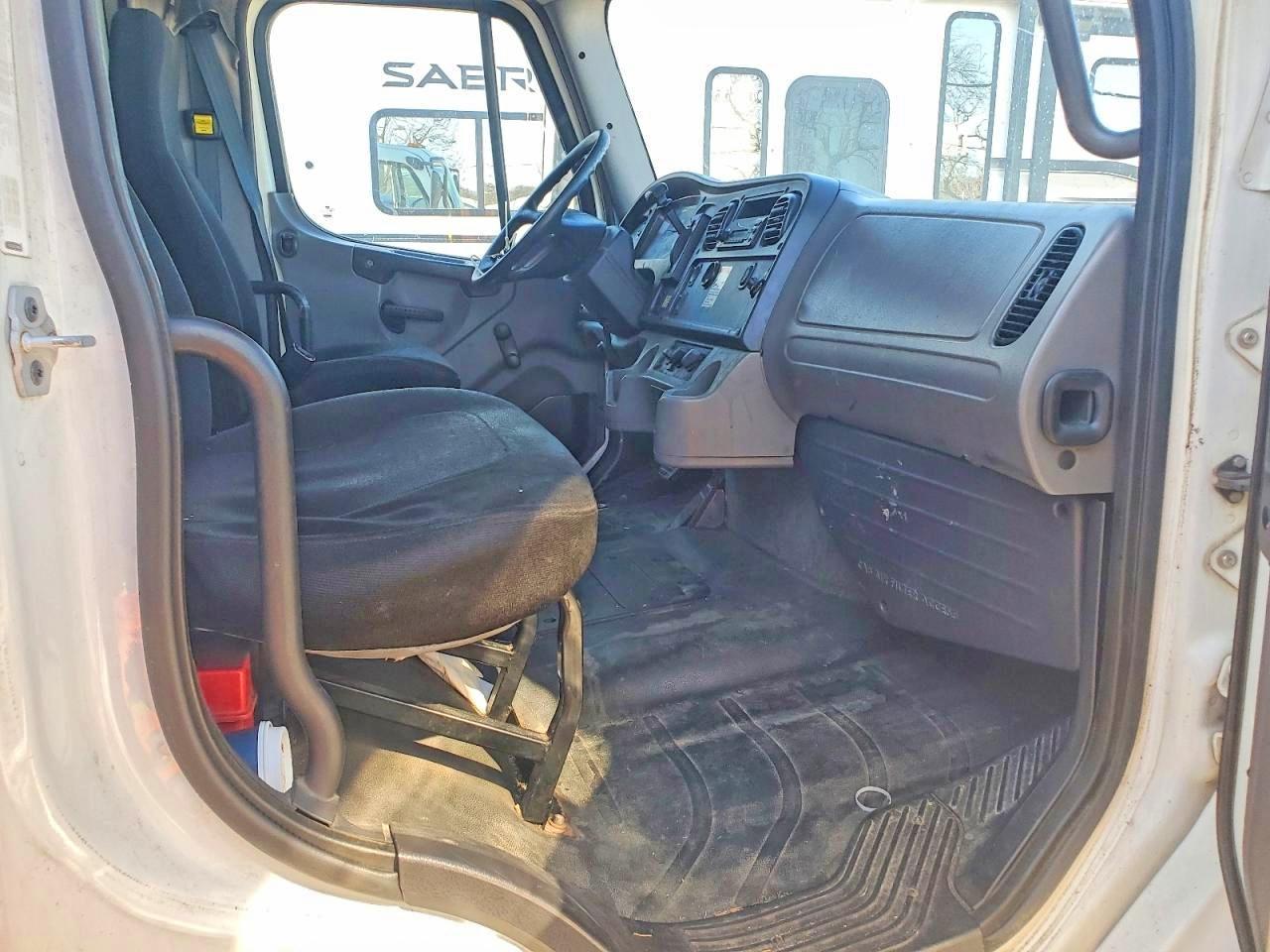 2012 Freightliner Business Class M2 BOX Truck