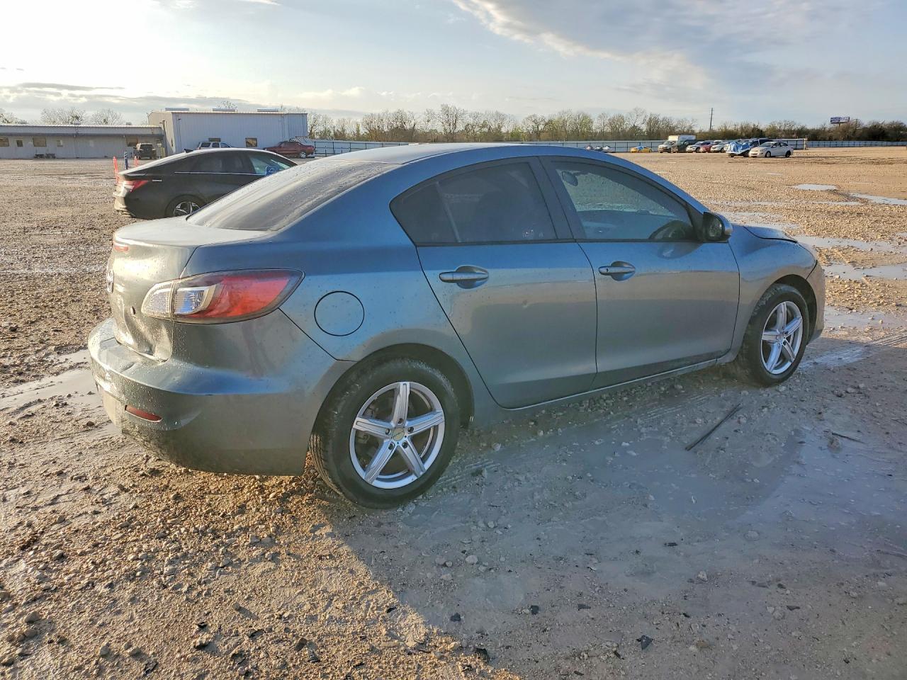 2013 Mazda 3 I