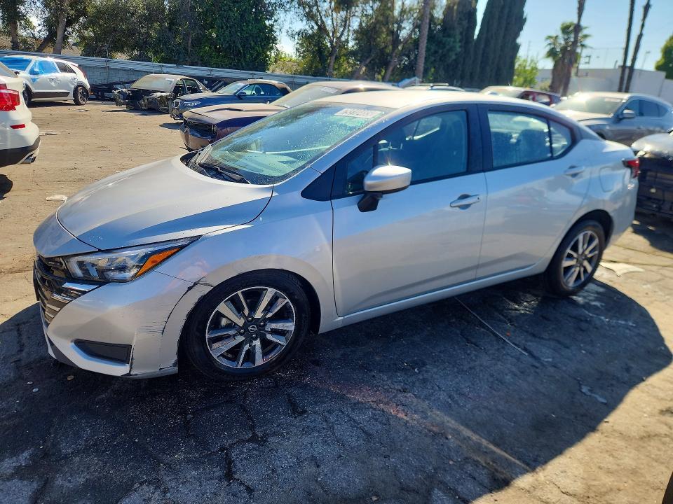 2025 Nissan Versa sv