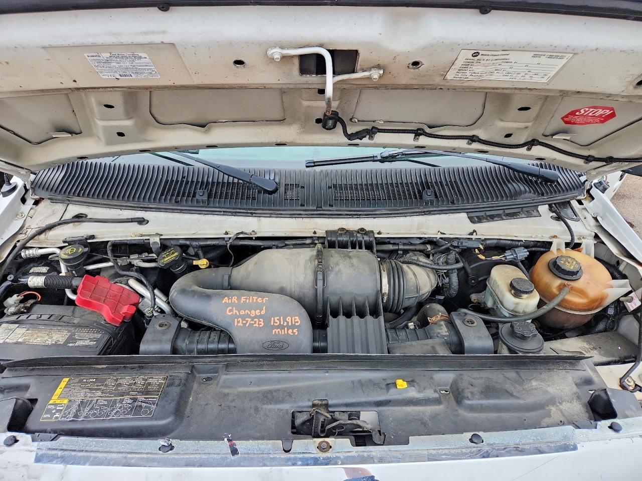 2014 Ford Econoline E350 Super Duty Cutaway Van