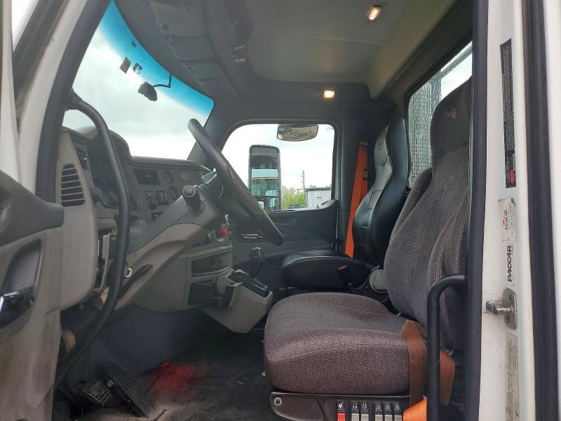 2016 Peterbilt 579 Semi Truck