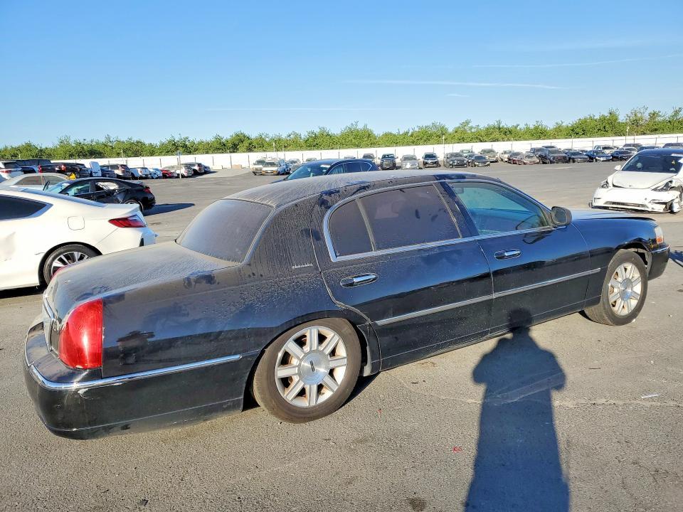 2011 Lincoln Town car Executive l