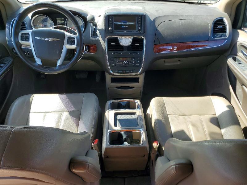 2016 Chrysler Town & Country Touring