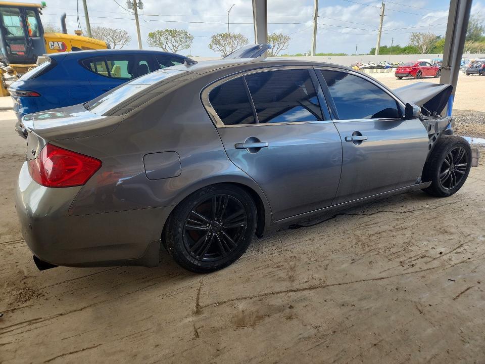 2013 Infiniti G37