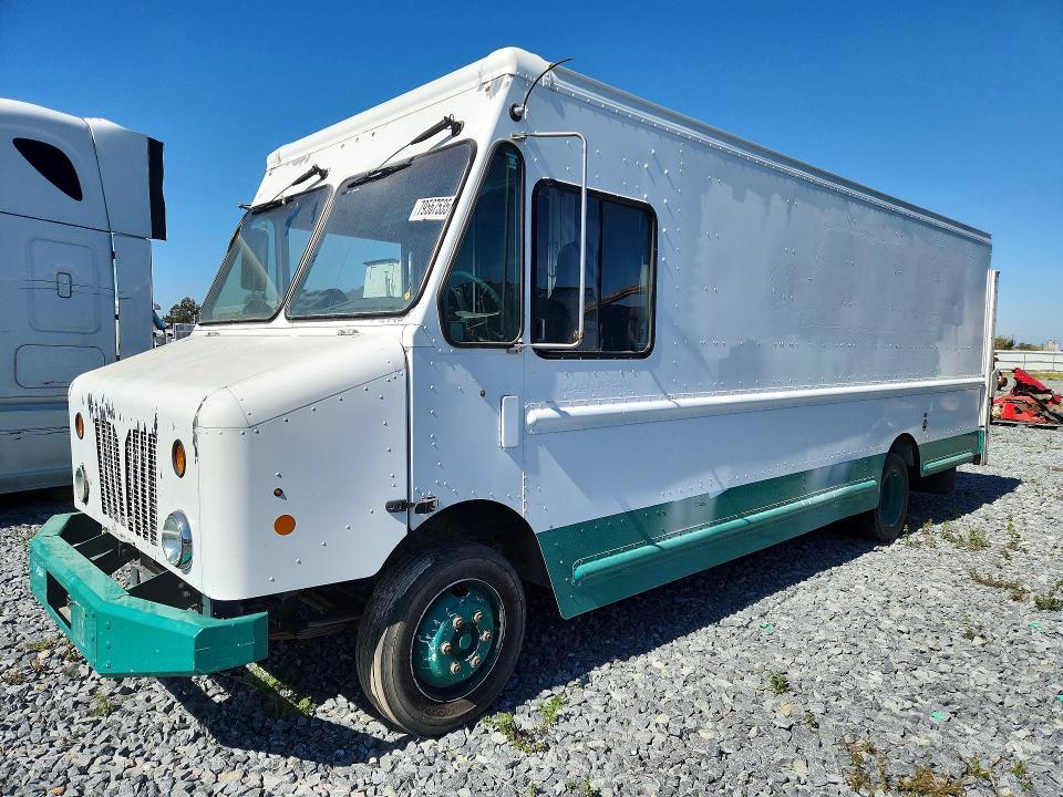 2015 Freightliner MT45G Delivery Truck