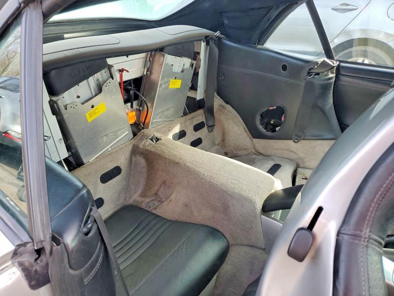 2000 Porsche 911 Carrera 2